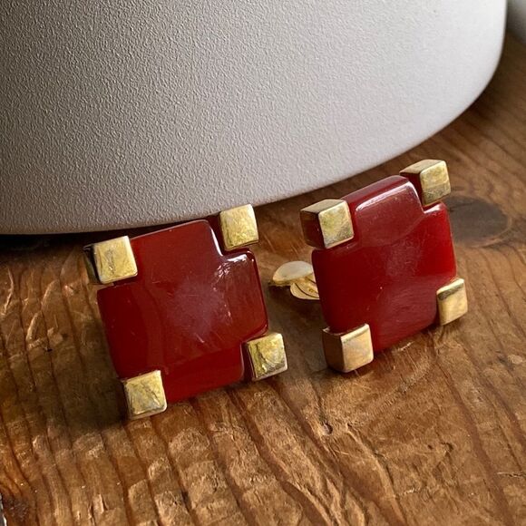 💛 Vintage Designer Givenchy Red Carnelian Gold Plated Clip On Earrings - Picture 1 of 8